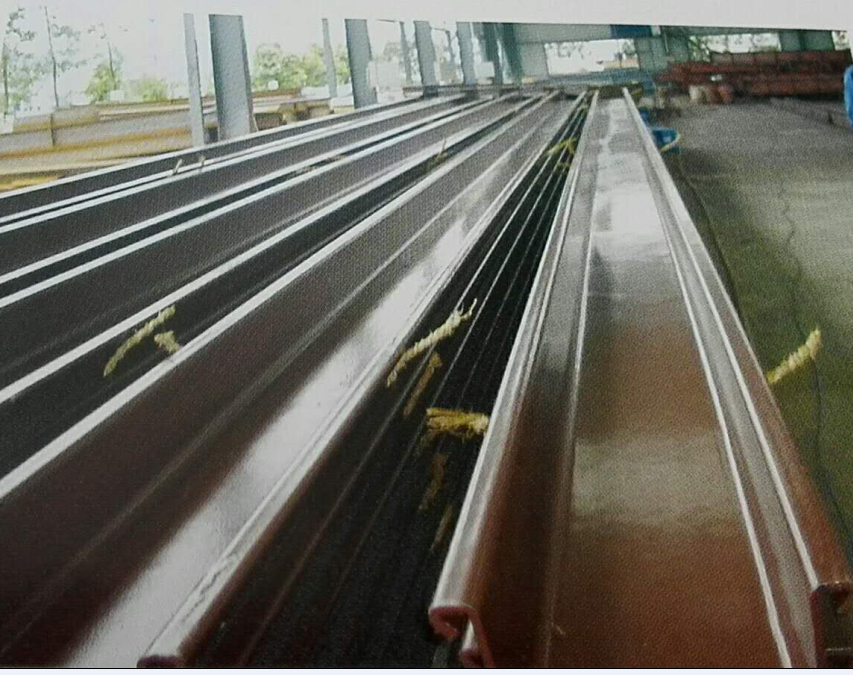 <strong>鋼板樁在建筑工程中的使用特點(diǎn)</strong>