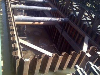 <strong> 鋼板樁運(yùn)用于地鐵上的施工流程</strong>